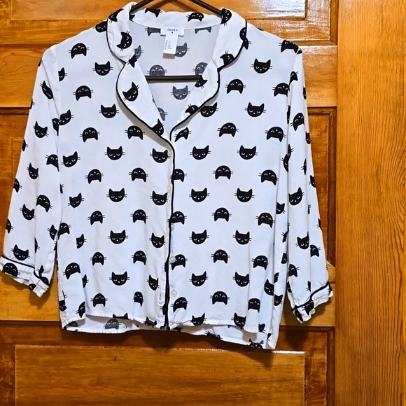 Forever 21 Tops - Forever 21 Cat 3/4 Sleeve Button Down S